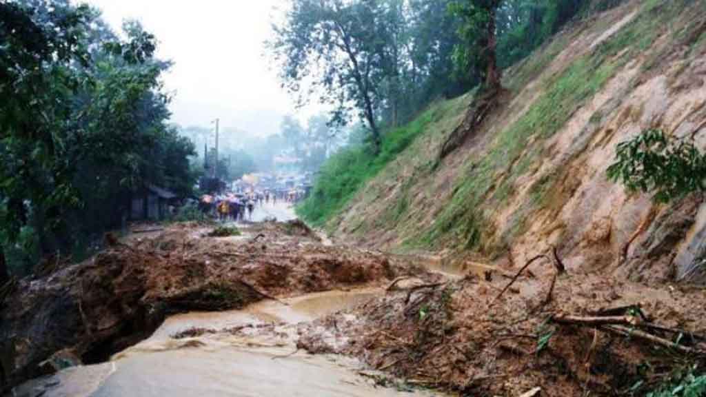 ঘূর্ণিঝড় ‘সিত্রাং’ এর প্রভাবে চট্টগ্রামে পাহাড় ধসের আশঙ্কা