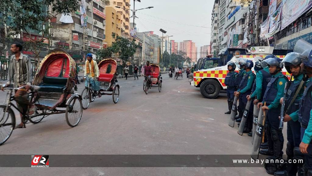 নয়াপল্টনে যান চলাচল শুরু