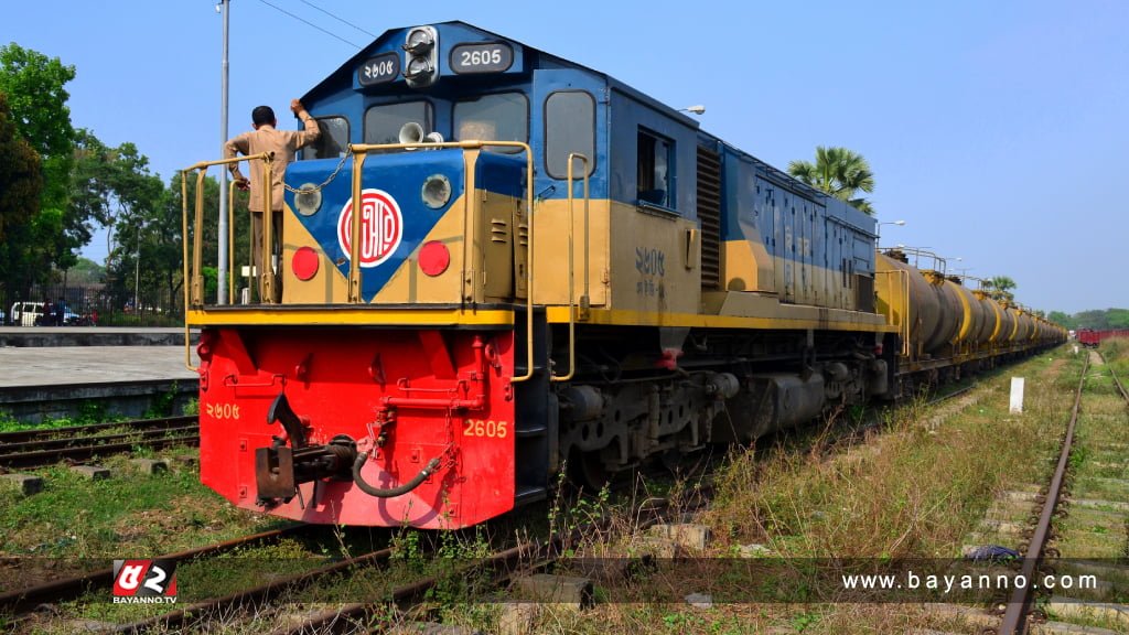 কুড়িগ্রামের সঙ্গে সারাদেশের রেল যোগাযোগ বন্ধ