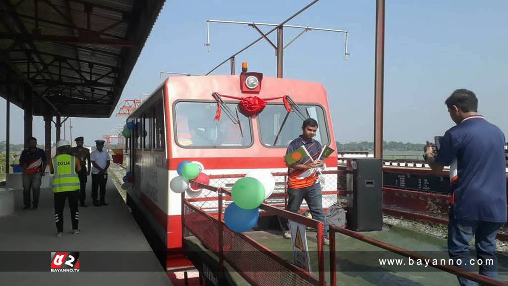 ট্রেনে চড়ে পদ্মা পারের অপেক্ষা আরও বাড়ছে