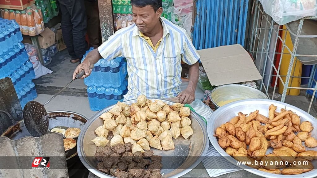 ফুটপাতের খাবার বিক্রি বন্ধ চেয়ে আইনি নোটিশ