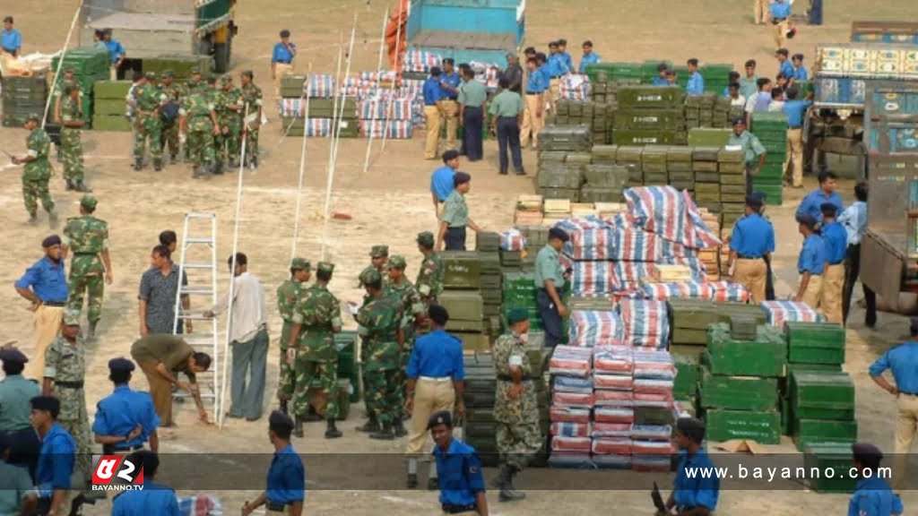 ১০ ট্রাক অস্ত্র চালানের নেপথ্যে তারেক রহমান ও তার ঘনিষ্ঠরা