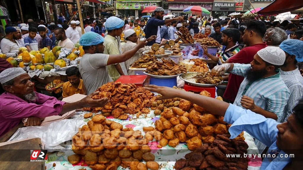 চকবাজারের প্রস্তুত ইফতার ব্যবসায়ীরা