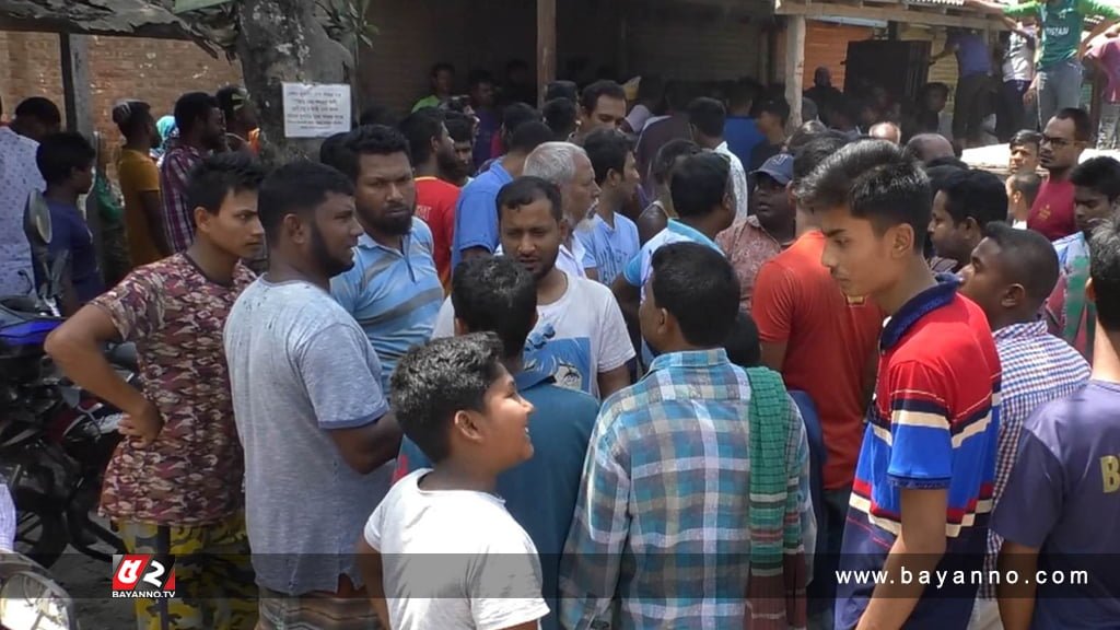 দুই মোটরবাইকের সংঘর্ষে শিক্ষক নিহত