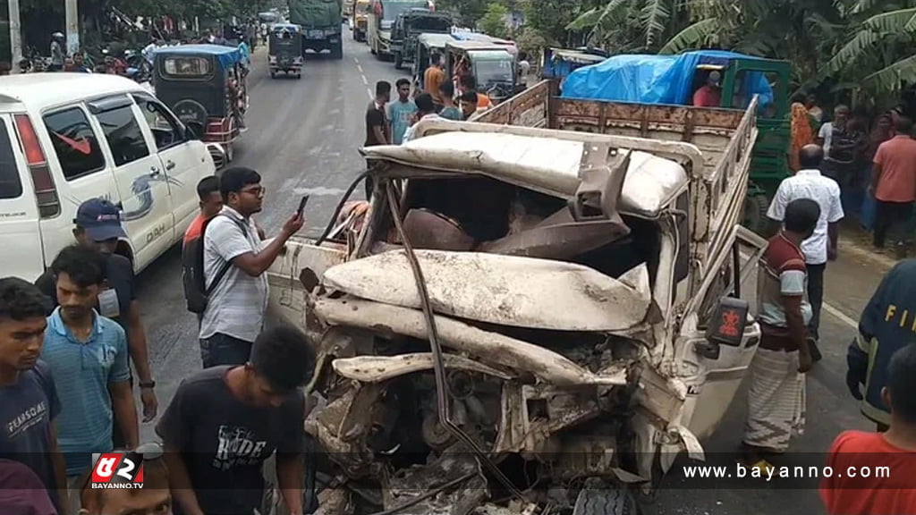 পিকআপ-বাস সংঘর্ষ, নিহত ২ আহত ১৫ জন