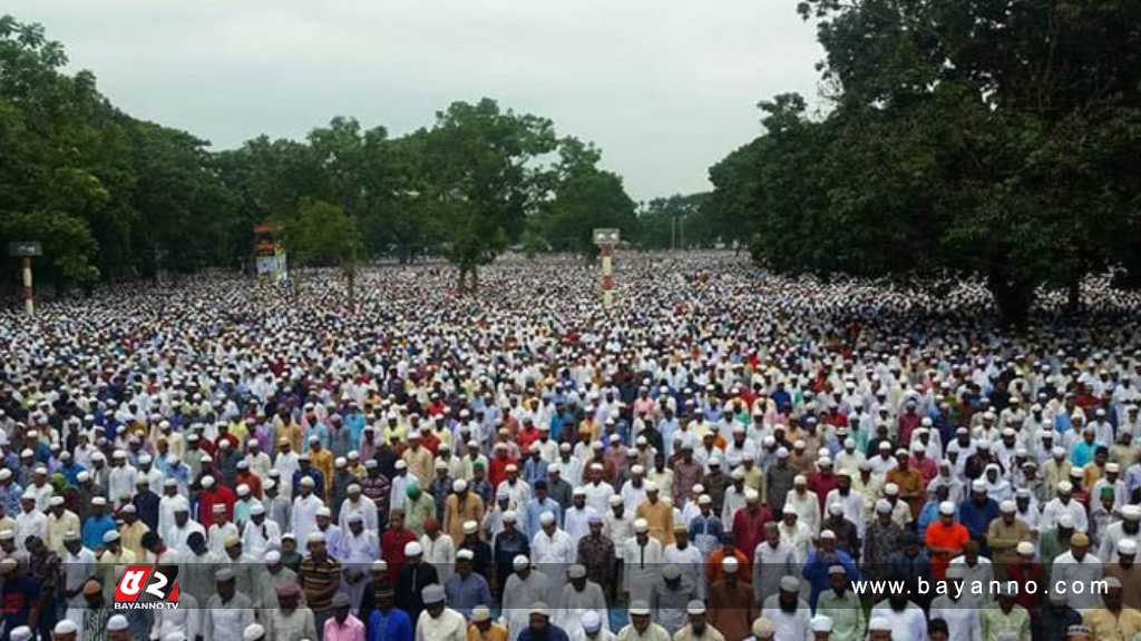 ৩ ধাপের গুলির আওয়াজে শোলাকিয়ায় ঈদের জামাত