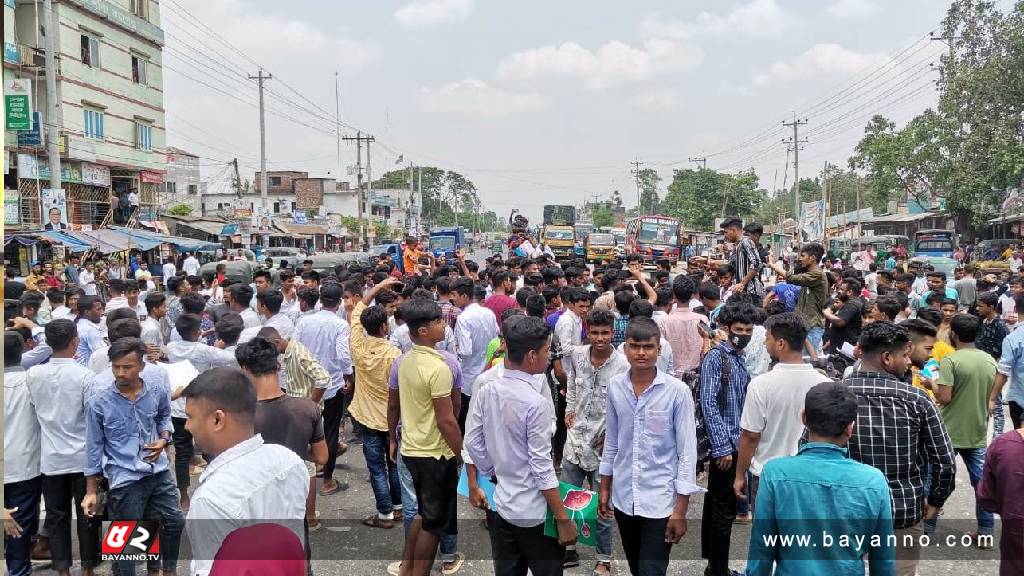 ছাত্রীর সঙ্গে অশালীন আচরণের অডিও ভাইরাল, শিক্ষার্থীদের বিক্ষোভ