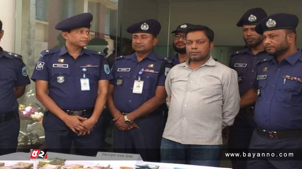 ব্যাংকের ১৪ লাখ টাকা লুট, নাটকের নায়ক নৈশপ্রহরী!