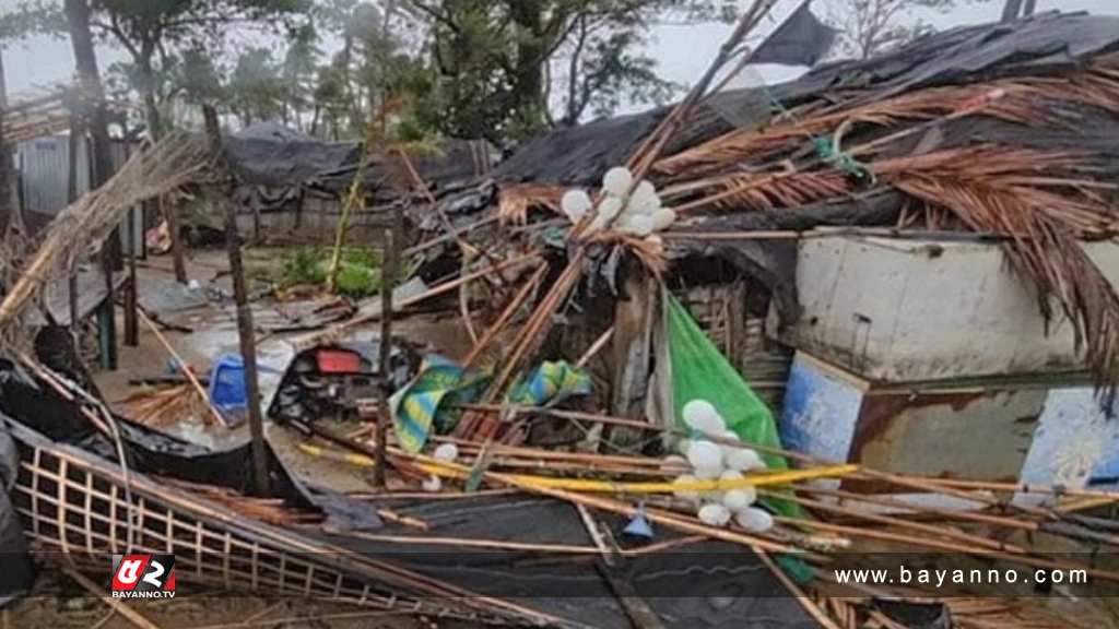 মোখা তাণ্ডব: সেন্টমার্টিনের ঘরবাড়ি বিধ্বস্ত ১২৫০