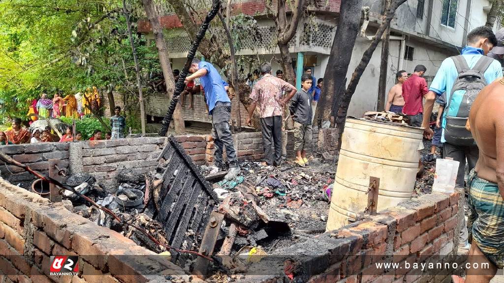 বৈদ্যুতিক শর্ট সার্কিটে বসতঘর ও গোডাউনে আগুন