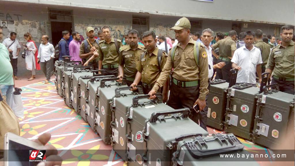 রাসিক নির্বাচন উপলক্ষে কেন্দ্রে কেন্দ্রে যাচ্ছে ভোটগ্রহণের সরঞ্জামাদি