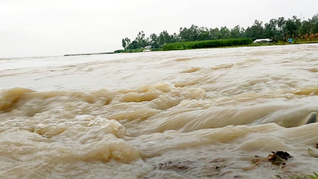 পানি বাড়ছে তিস্তায়, নিম্নাঞ্চল প্লাবিত