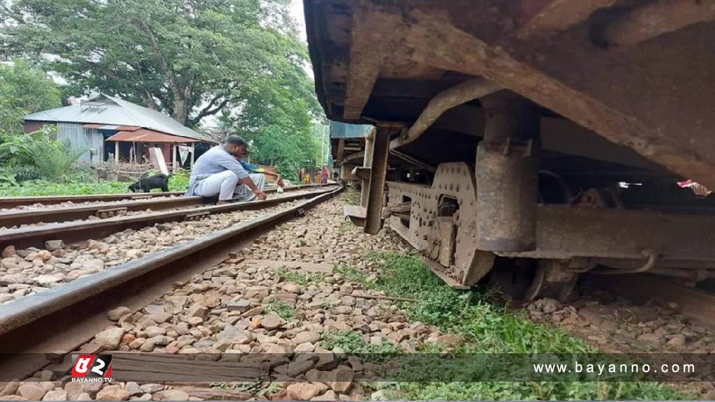 রাজবাড়ী-দৌলতদিয়া রুটে ট্রেন চলাচল স্বাভাবিক