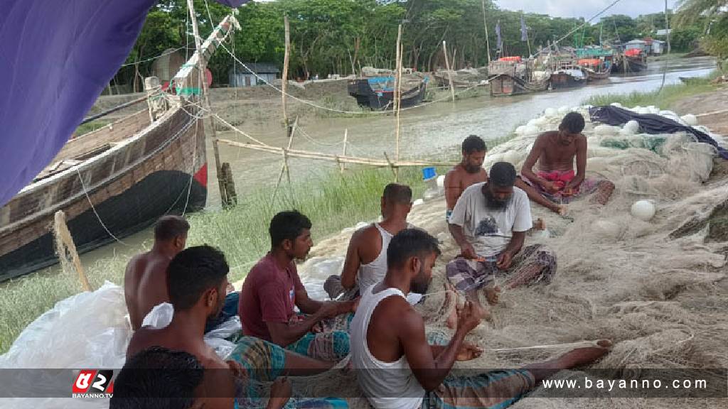 ৬৫ দিনের নিষেধাজ্ঞা শেষে সাগরে যেতে প্রস্তুত জেলেরা