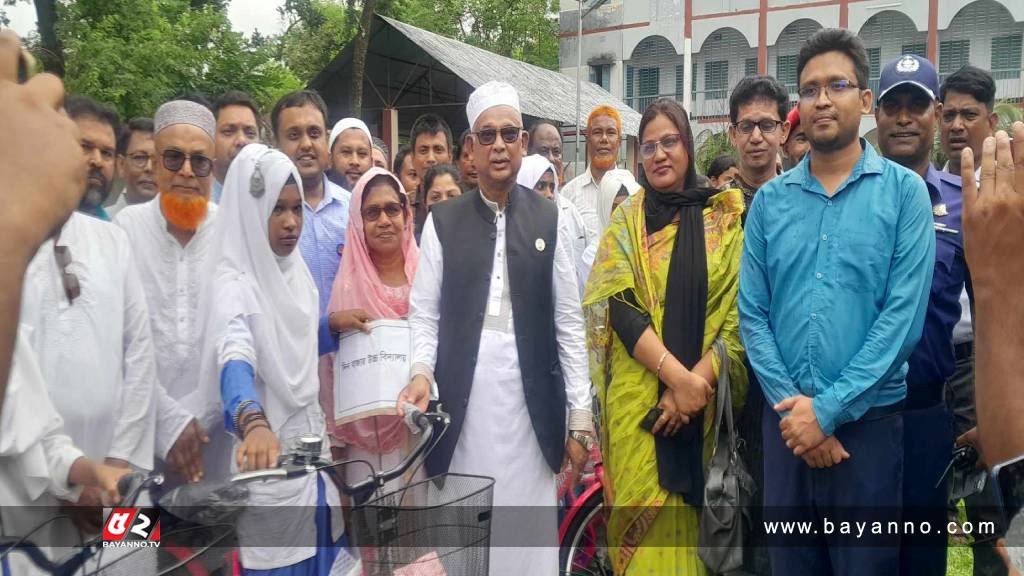 শিক্ষার্থীদের নানা ভাবে সহায়তা দিচ্ছে সরকার : রেলমন্ত্রী