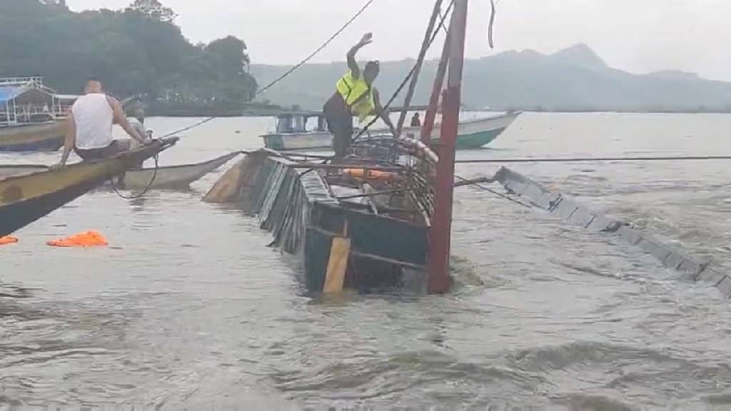 ফিলিপাইনে যাত্রীবাহী নৌকাডুবি, নিহত ২৫