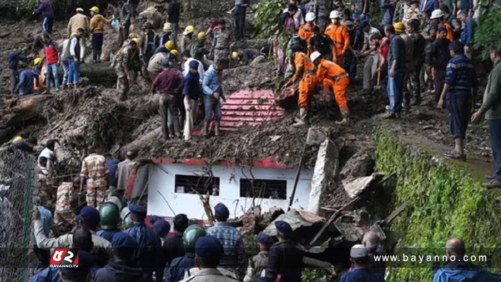 ভারতে বন্যা-ভূমিধসে প্রাণহানি বেড়ে ৬০