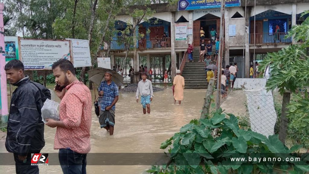 কক্সবাজারের প্লাবিত এলাকার পানি নামছে