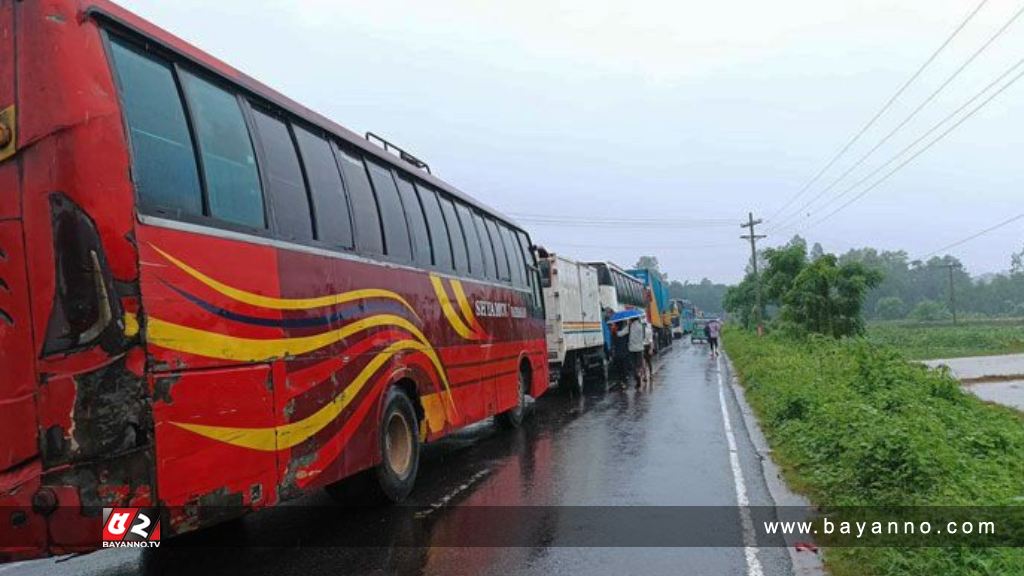 পানি নেমেছে চট্টগ্রাম-কক্সবাজার মহাসড়কের, যান চলাচল স্বাভাবিক