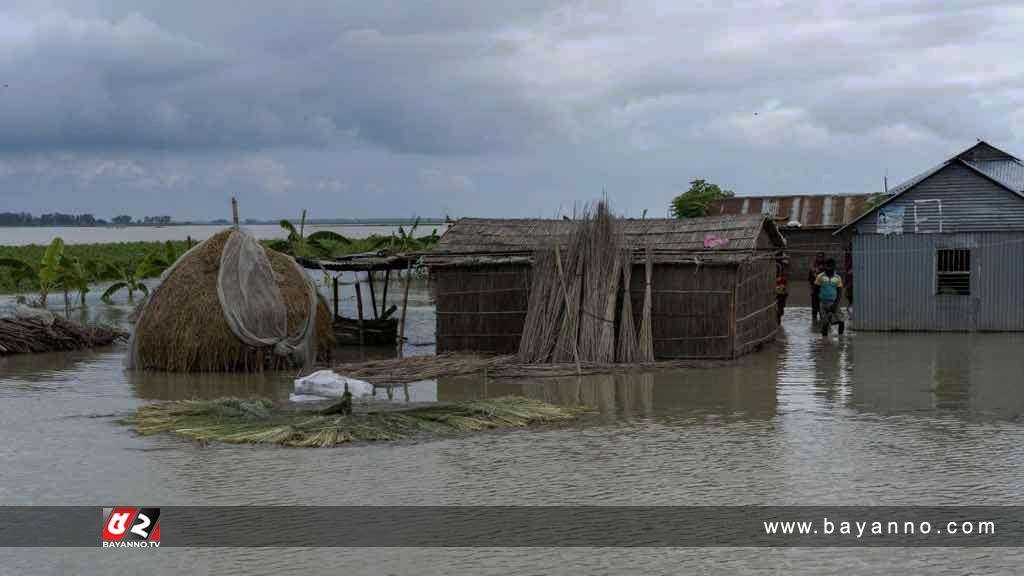 ভয়াল রুপে ফুঁসছে যমুনা, বন্যার শঙ্কা