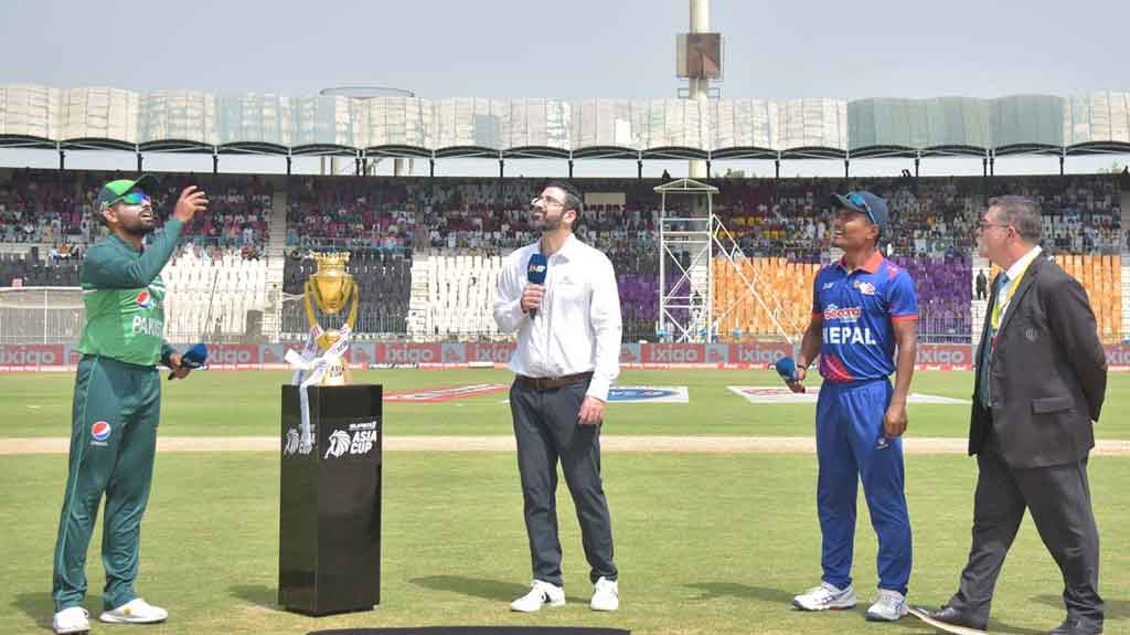 এশিয়া কাপের উদ্বোধনী ম্যাচে টস জিতে ব্যাটিংয়ে পাকিস্তান