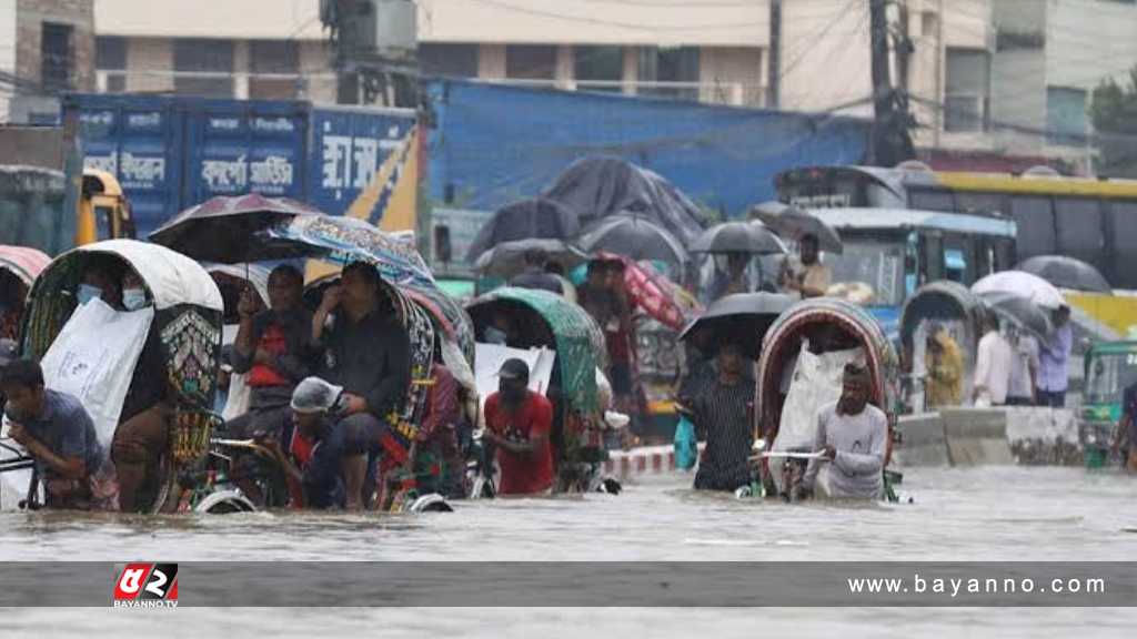 জলাবদ্ধতায় চট্টগ্রাম-কক্সবাজার রুটে যান চলাচল বন্ধ