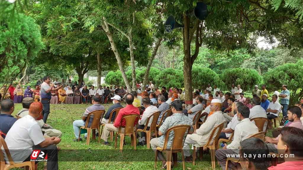 ইবি কর্মকর্তাদের আন্দোলন, শিক্ষক নেতাদের সঙ্গে চার ঘণ্টা বৈঠক উপাচার্যের