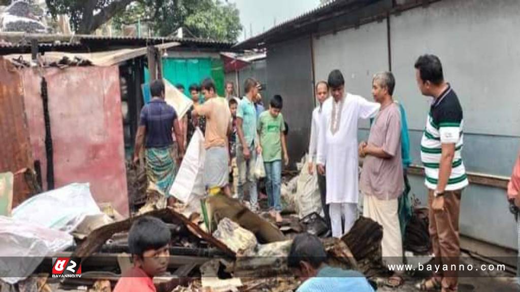 গোবিন্দগঞ্জে অগ্নিকাণ্ডে ১০টি দোকান পুড়ে ছাই