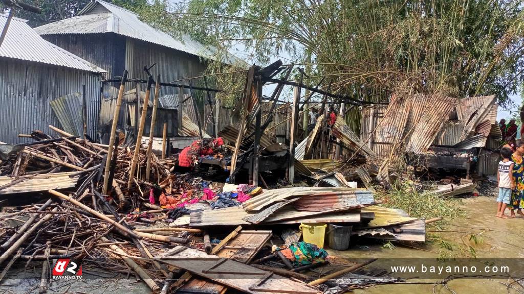 ফুলবাড়ীতে বিধবা ও তার ছেলের ৩টি বসতঘর পুড়ে ছাই