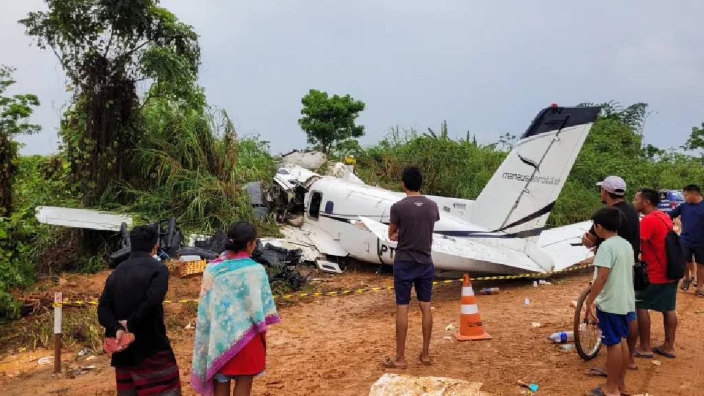 ব্রাজিলে বিমান বিধ্বস্ত, পাইলটসহ নিহত ১২