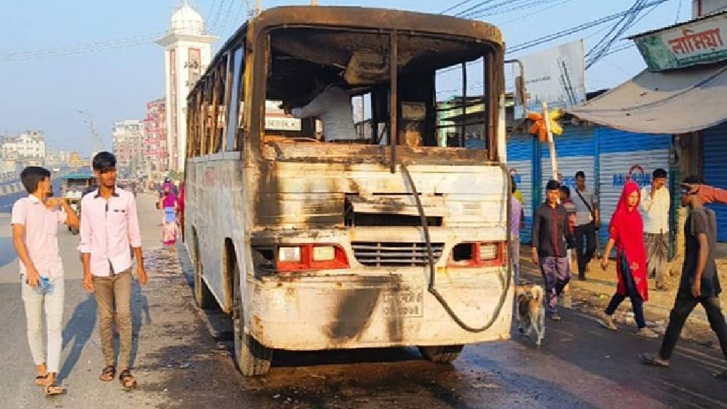 কালিয়াকৈরে বাসে আগুন