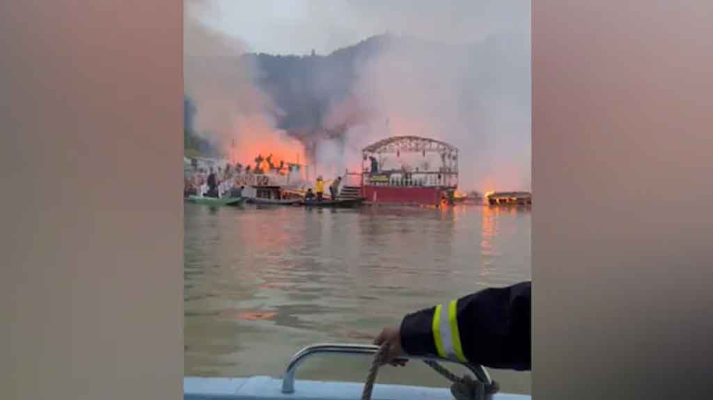 কাশ্মীরের ডাল লেকে আগুনে ৩ বাংলাদেশি পর্যটকের মৃত্যু