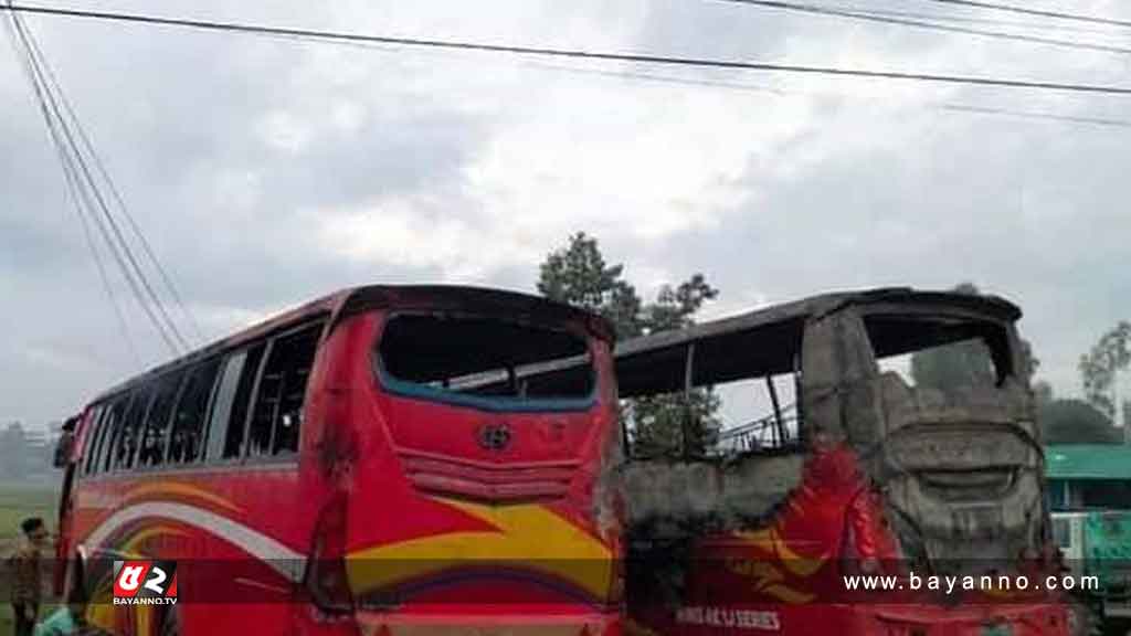 দাঁড়িয়ে থাকা ৩ বাসে আগুন