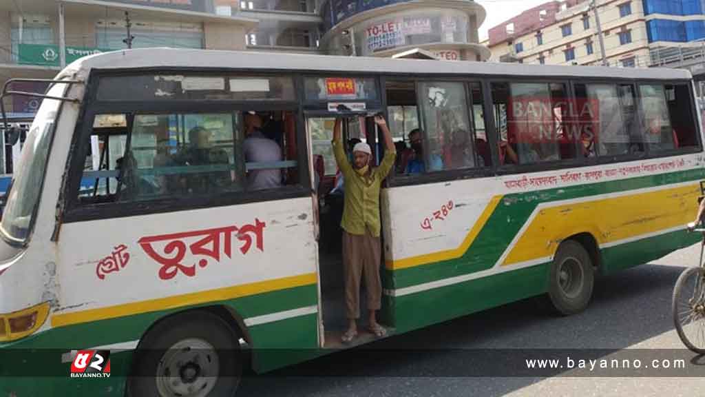 ভোরে ধোলাইপাড়ে তুরাগ বাসে আগুন