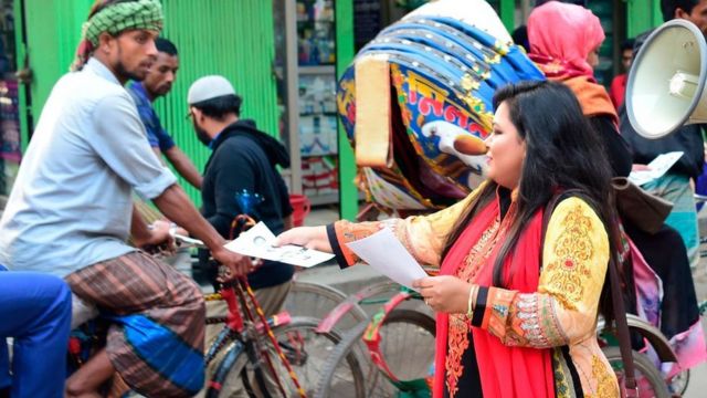 রাজধানীজুড়ে উৎসবমুখর পরিবেশে চলছে নির্বাচিনী প্রচারণা