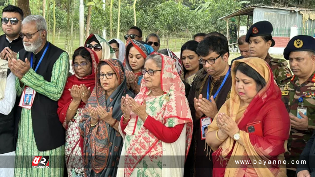 রংপুরে স্বামীর কবর জিয়ারত করলেন প্রধানমন্ত্রী