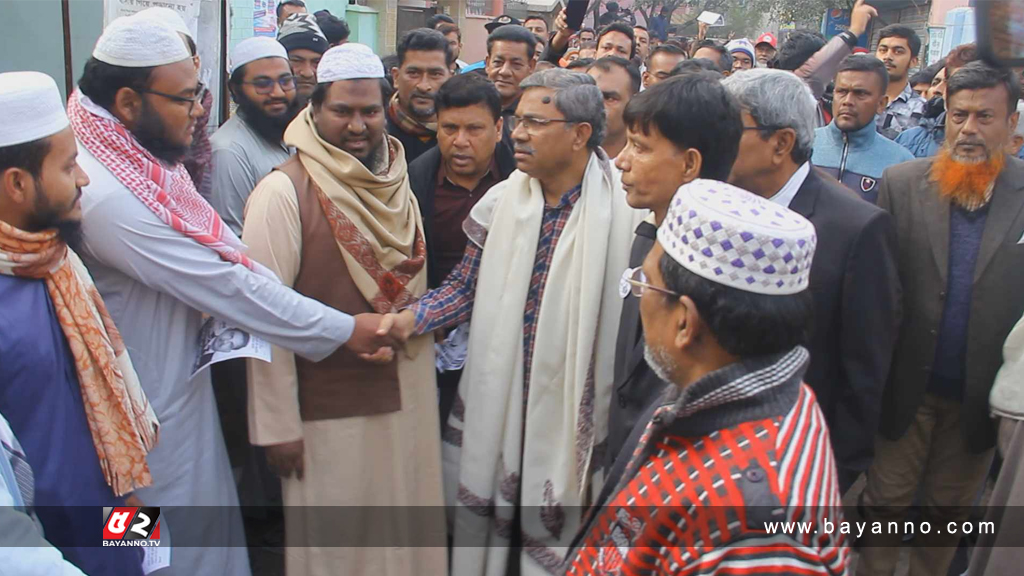 ভোট উৎসবে দ্বারে দ্বারে নৌকার প্রার্থী প্রিন্স