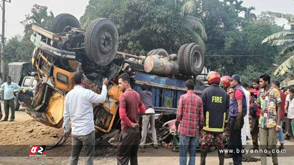 টাঙ্গাইলে ত্রিমুখী সংঘর্ষে নিহত ২, আহত ১১ জন