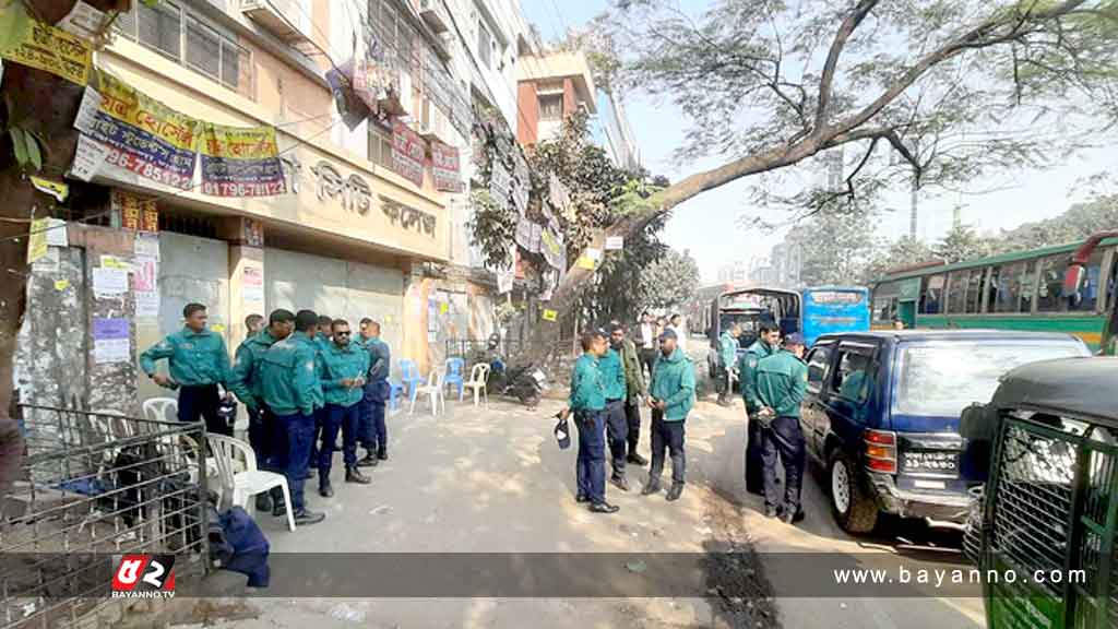 সংঘর্ষের আশঙ্কায় সায়েন্সল্যাব এলাকায় অতিরিক্ত পুলিশ মোতায়েন