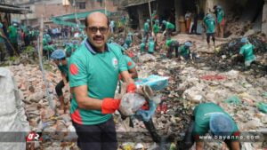 সহস্রাধিক স্বেচ্ছাসেবী ভাগার থেকে উদ্ধার করলো প্যারিস খাল