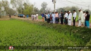 গাজীপুরে শিলাবৃষ্টিতে বিধ্বস্ত এলাকা পরিদর্শনে ডিসি