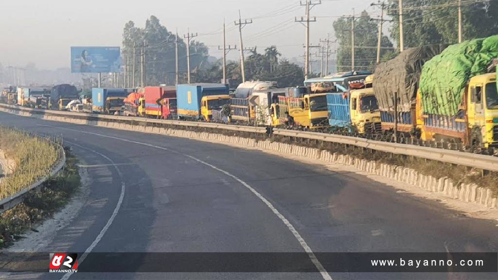 ঢাকা-টাঙ্গাইল-বঙ্গবন্ধু সেতু মহাসড়কে ১৪ কিলোমিটার যানজট