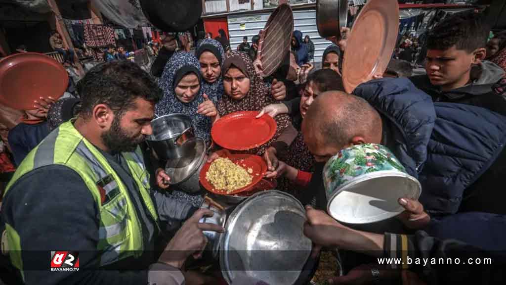 ত্রাণের অপেক্ষায় থাকা ফিলিস্তিনিদের ওপর ইসরায়েলের হামলা