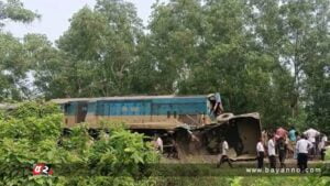 ট্রাকে ট্রেনের ধাক্কায় নিহত বেড়ে ৬