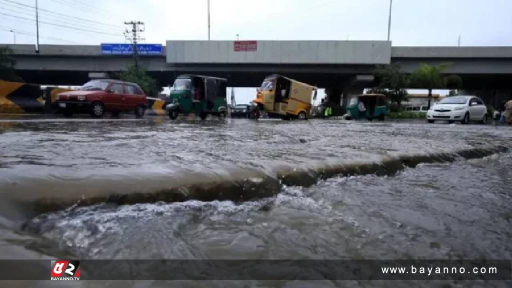 পাকিস্তানে বজ্রপাত ও বন্যায় ৩৯ জনের মৃত্যু