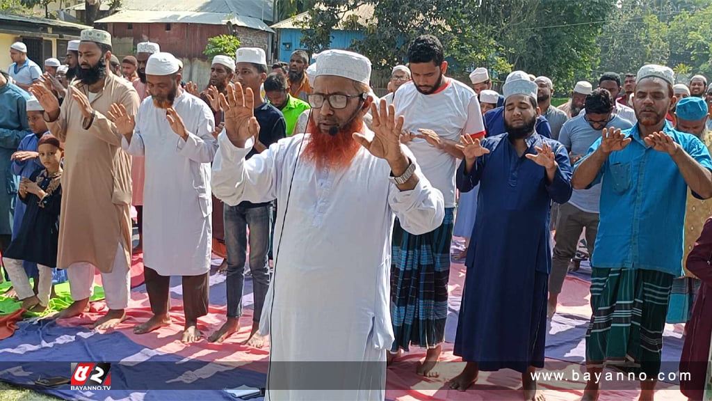 কুড়িগ্রামে বৃষ্টির জন্য বিশেষ নামাজ আদায়