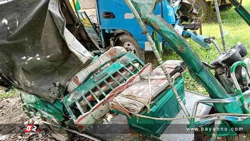 সড়ক দুর্ঘটনায় একই পরিবারের তিনজনসহ নিহত ৭