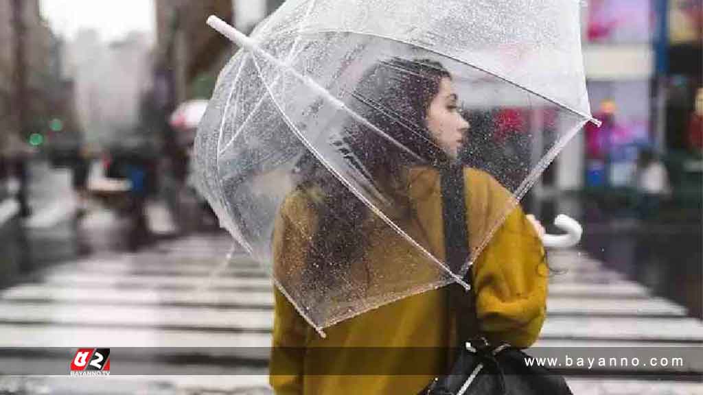 দুর্যোগে বাইরে বেরোলে ব্যাগে ছাতা ছাড়াও রাখুন ৫ জিনিস