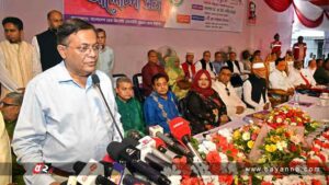 ‘কিছু রাজনীতিকের গলার আওয়াজ ব্যাঙের ডাকের মতো বড়’