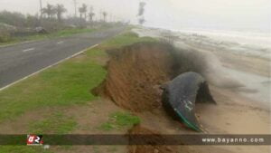 স্রোতের আঘাতে ভাঙছে মেরিন ড্রাইভ সড়ক